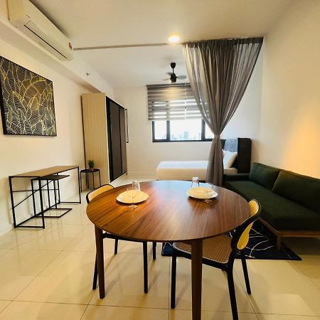 Chambers Serviced Suites Klcc By Cozy Stay กัวลาลัมเปอร์ ภายนอก รูปภาพ