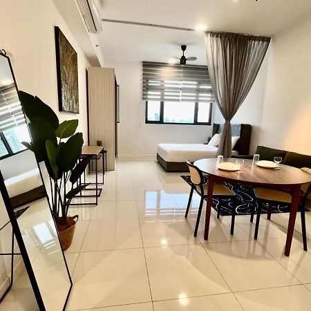 Chambers Serviced Suites Klcc By Cozy Stay กัวลาลัมเปอร์ ภายนอก รูปภาพ