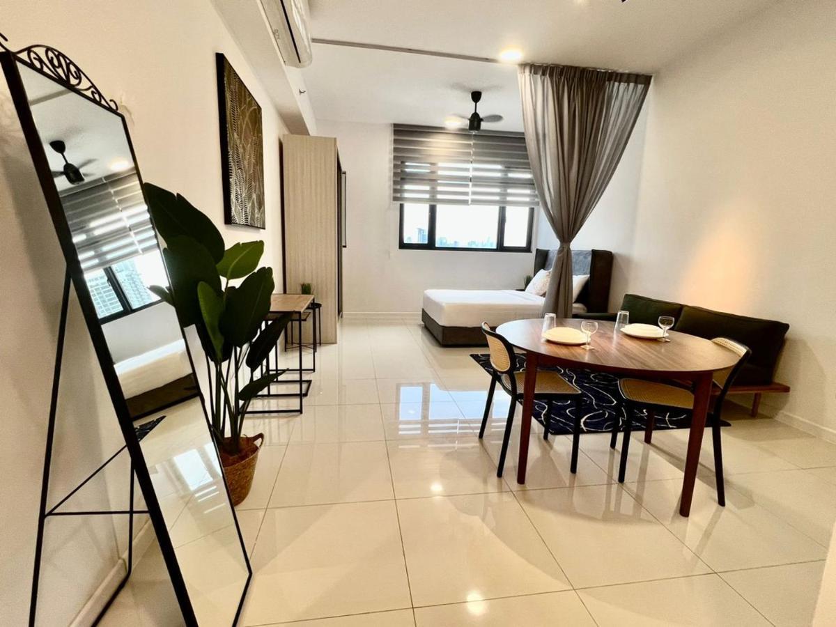 Chambers Serviced Suites Klcc By Cozy Stay กัวลาลัมเปอร์ ภายนอก รูปภาพ